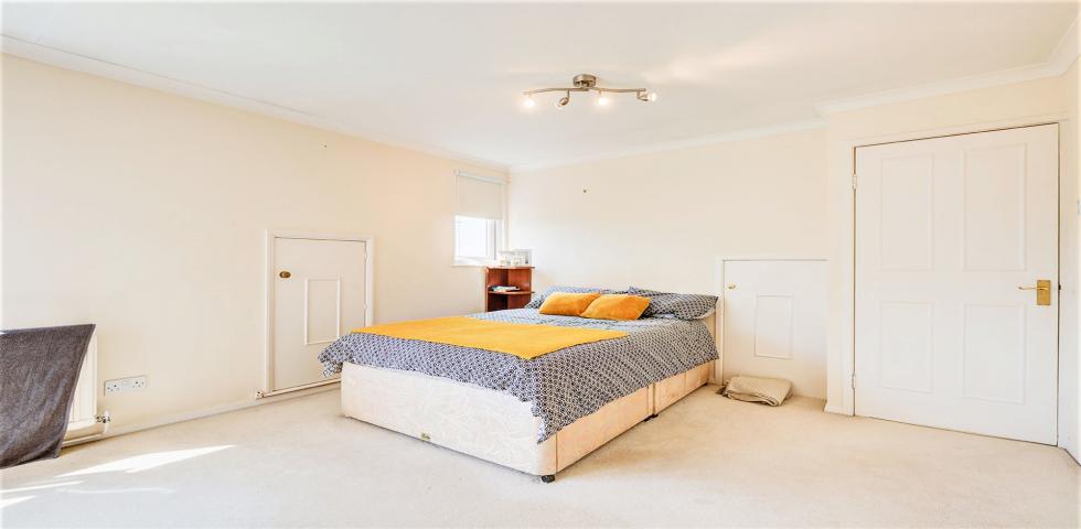 			LET, 4 Bedroom, 1 bath, 1 reception Flat			 Menelik Road, WEST HAMPSTEAD